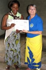 Jenny handing out KIMI certificates