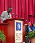 Rev Macathen Hindes gave the Dedication Ritual...